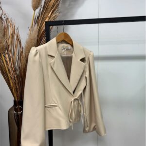 Beige damesblazer met strik Stylefever