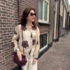 Beige damesblouse met geborduurde bloemen Stylefever