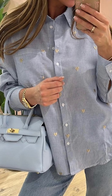 Damesblouse met hartjes 1 Blauwe damesblouse gouden hartjes Stylefever