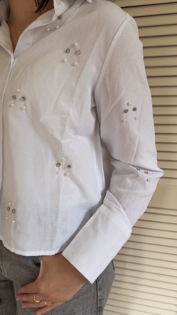 Witte damesblouse parels Azzurro mode 2 WItte damesblouse Azzurro
