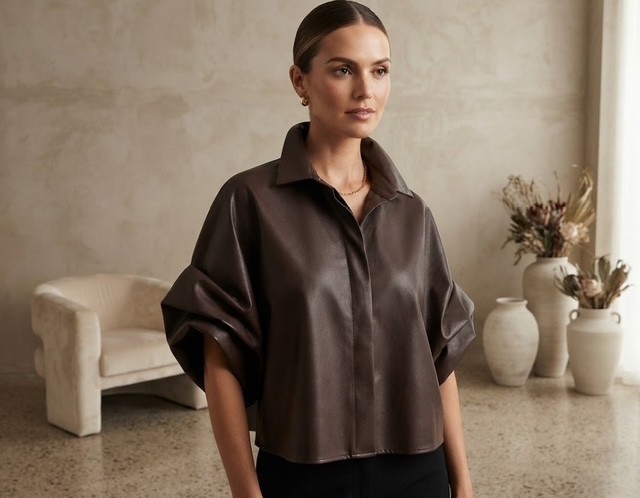 Bruine leatherlook blouse 1 Bruine leatherlook blouse Stylefever