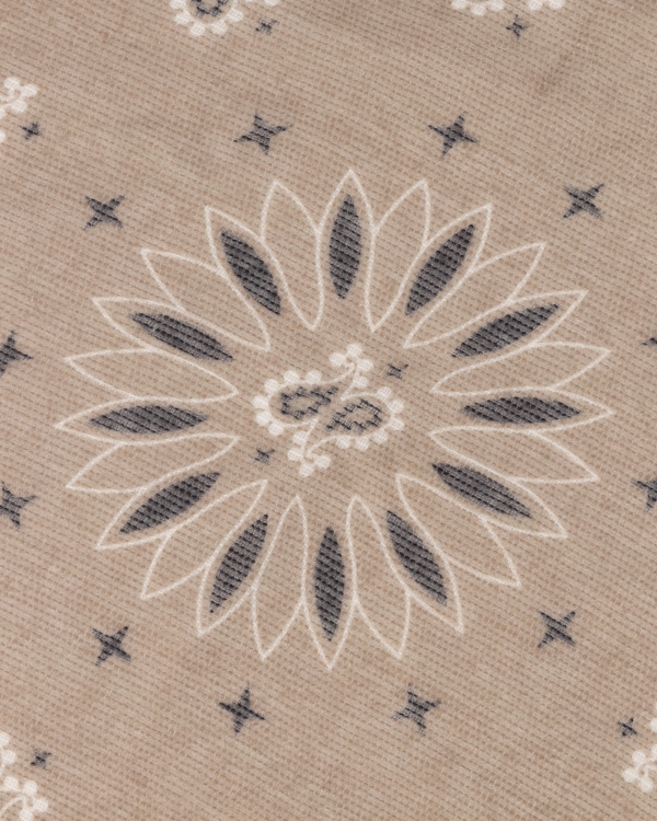 Paisley print bandana sjaaltje taupe 2 Paisley sjaaltje taupe Stylefever